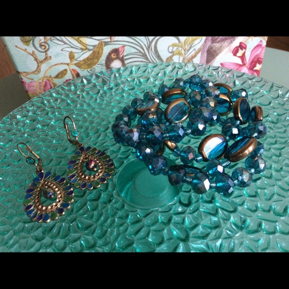 Aurora Borealis & Gold Bead  Stretch Bracelet NWOT - Picture 7 of 8